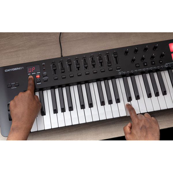 MIDI клавіатура M-AUDIO Oxygen 61 MK V